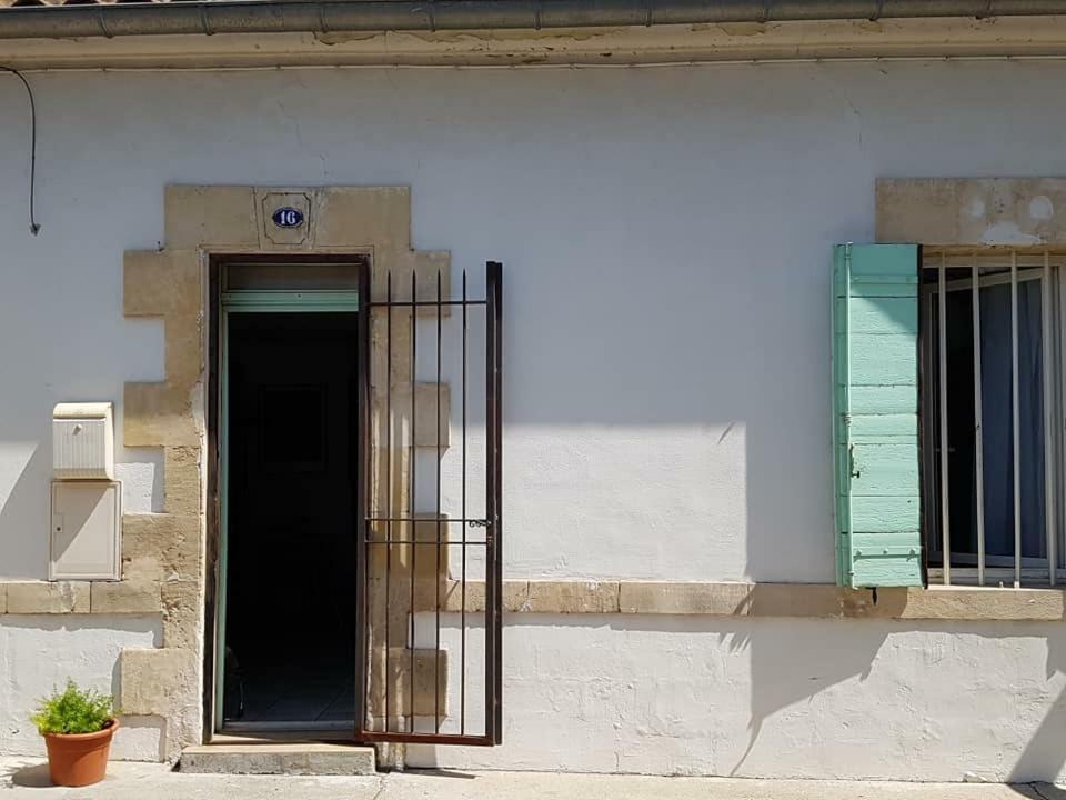 Jolie Petite Maison Idealement Situee Arles Luaran gambar