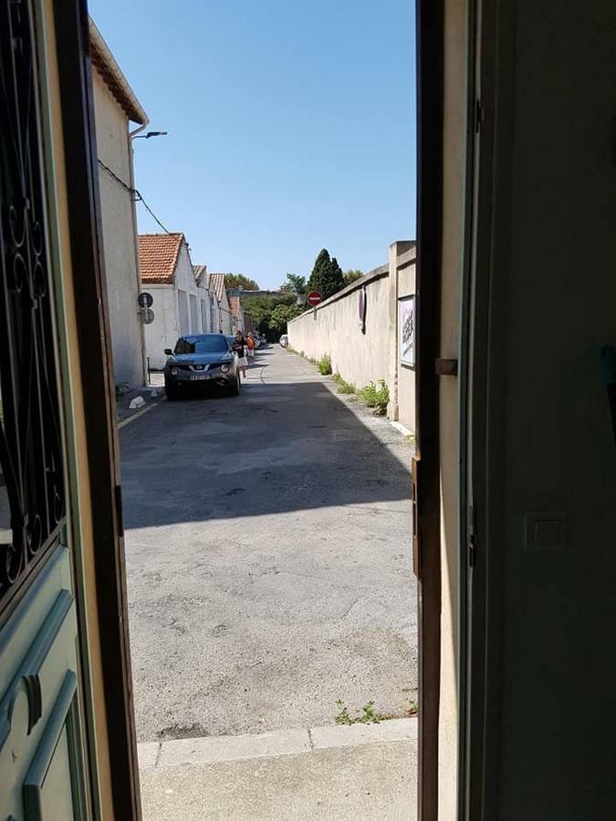 Jolie Petite Maison Idealement Situee Arles Luaran gambar